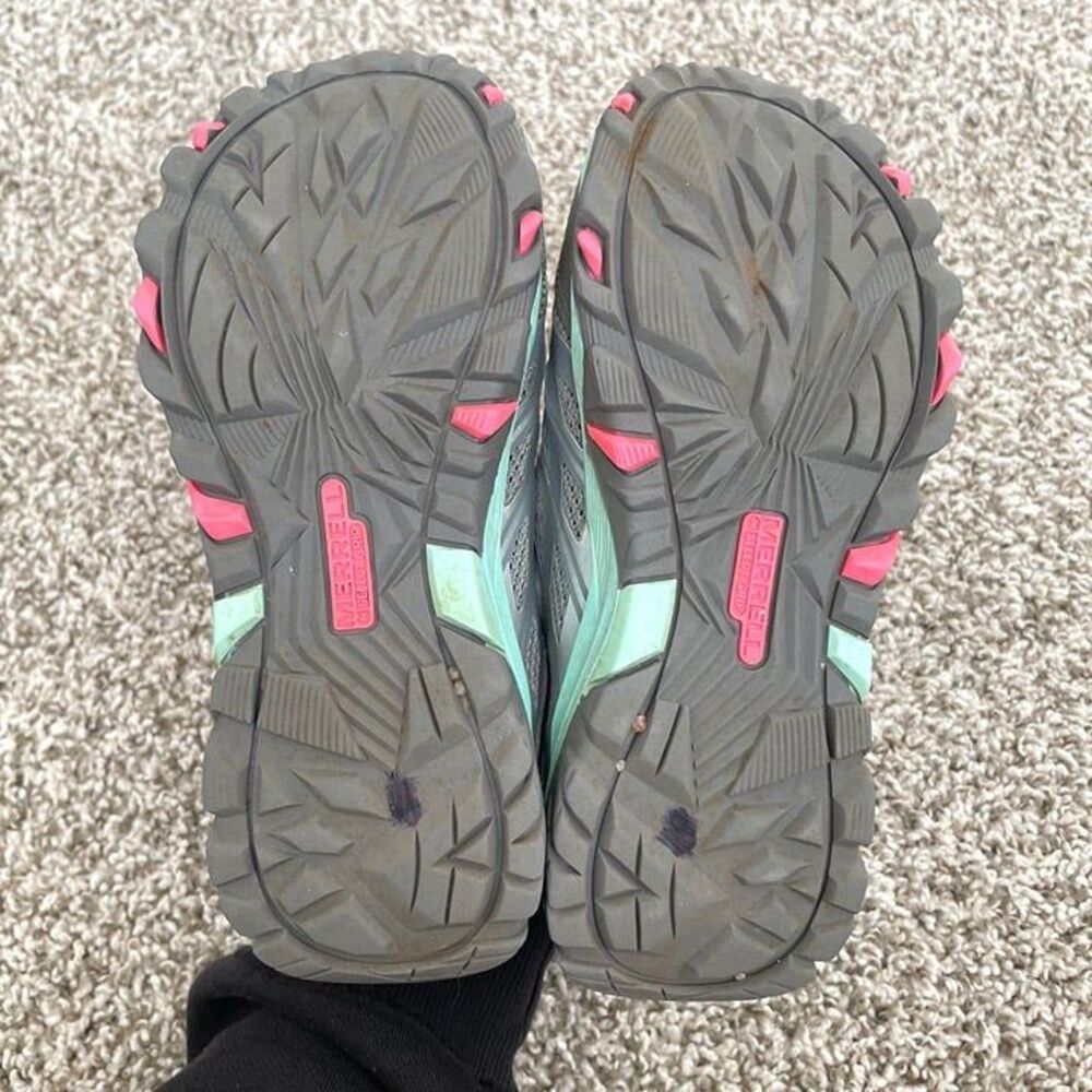 Size 2.5 / Girls Merrell Sneakers - Picture 8 of 9